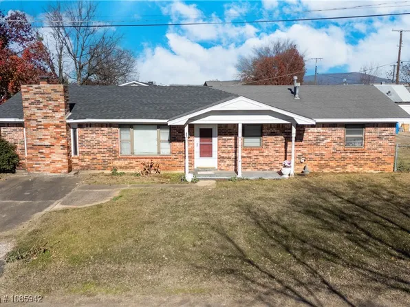 601 Wiggington, Wister, OK 74966