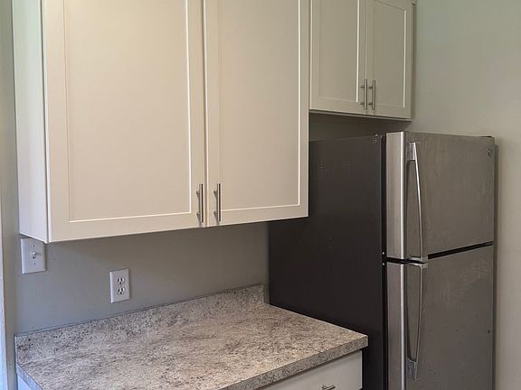 3rd image of 2495 Madison Rd #42
