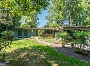 9008 Honeybee Ln, Bethesda, MD 20817