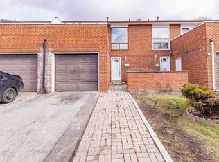3430 Brandon Gate Dr #20, Mississauga, ON L4T3T4