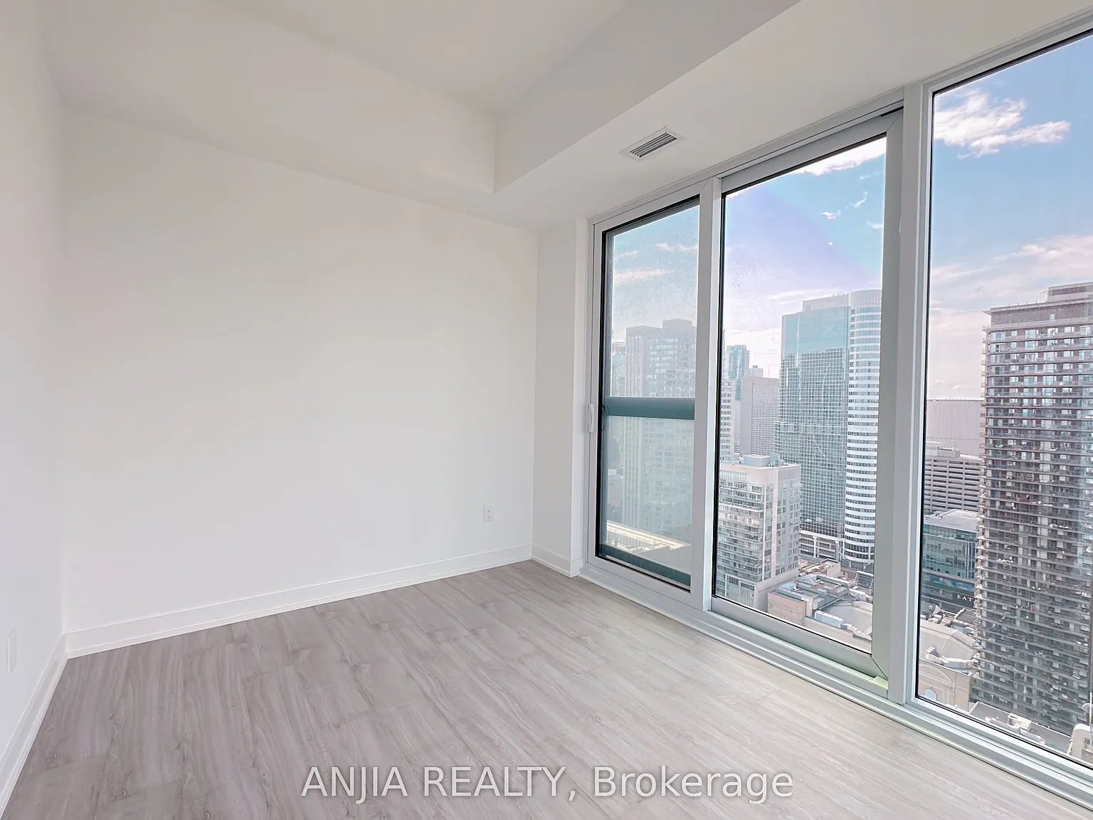 2 bed, $2,890 — Photo 4