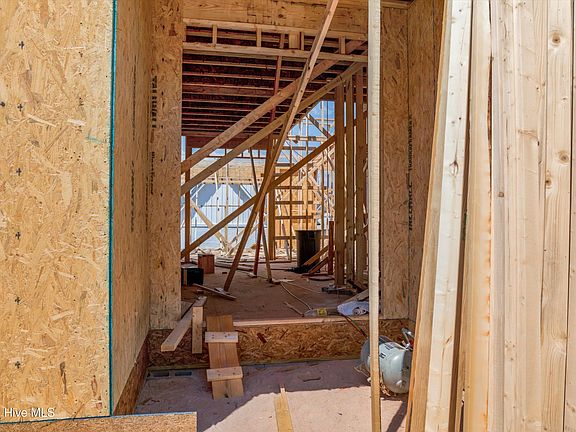 3rd image of 3128 Carillon Way