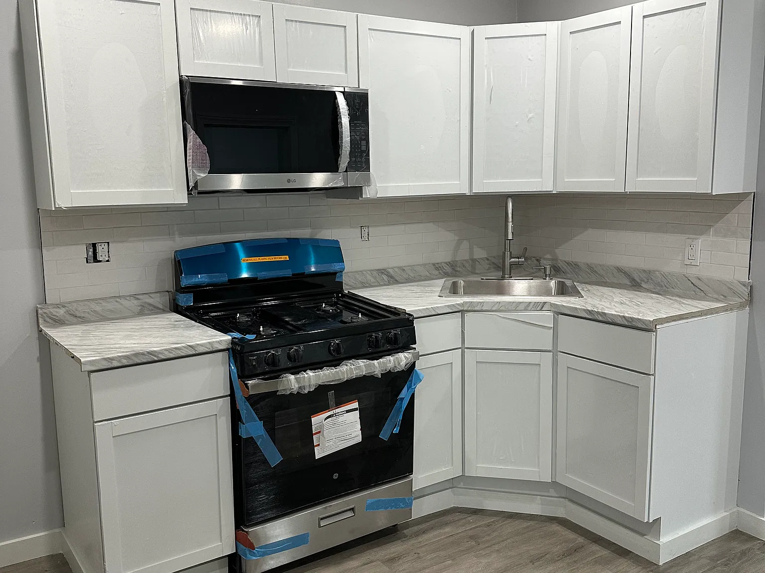 2 bed, 750 sqft, $1,800 — Photo 1