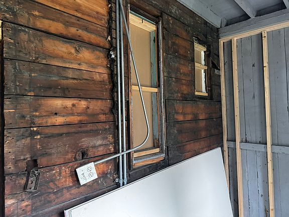 5th image of 1920 N Rockwell St