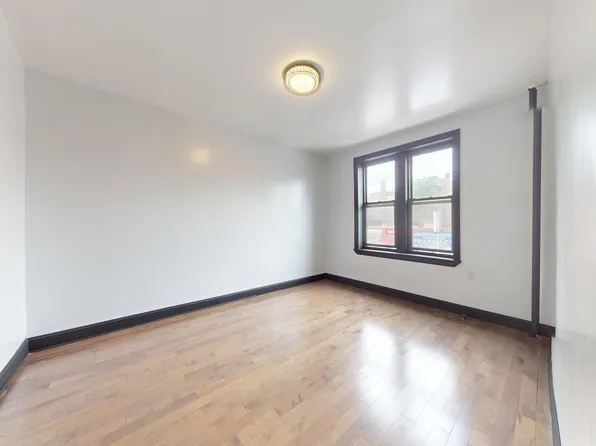 2913 Foster Avenue image 6 of 8