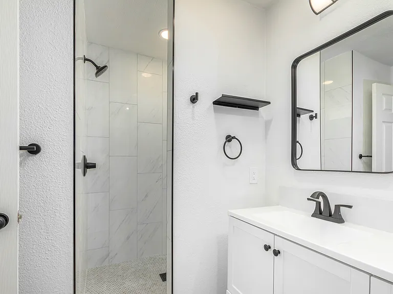 2731 E Michigan Ave — Photo 18