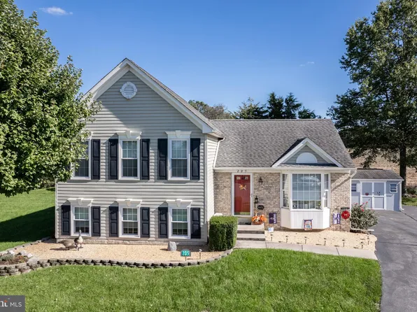 205 Huntinghorn Ct, Taneytown, MD 21787