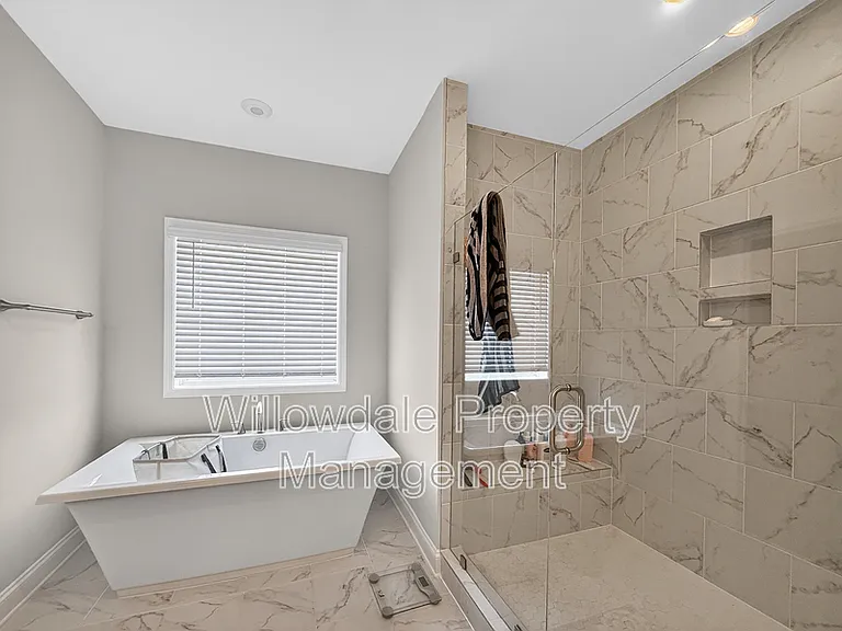111 N Parkside Dr — Photo 34