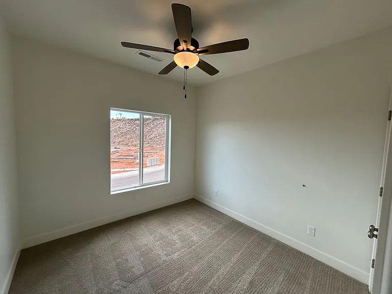 1544 E Mead Ln — Photo 17