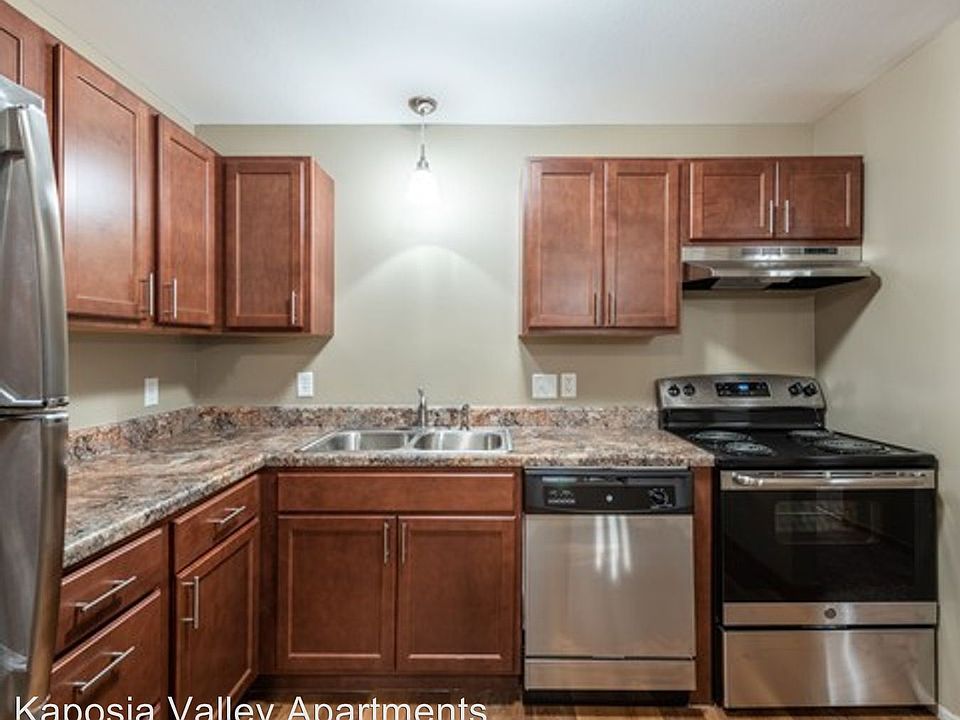 1st image of 1905 Parkwood Dr APT 209