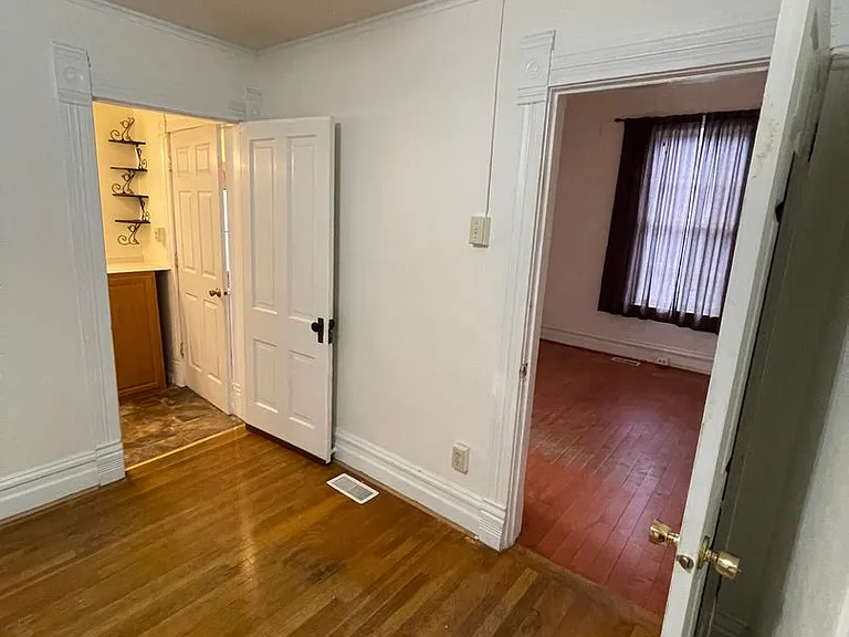 327 N Alabama St — Photo 22