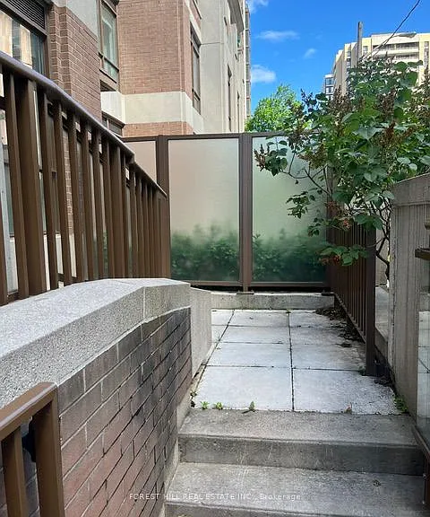310 Tweedsmuir Ave #Townhouse 4 — Photo 6