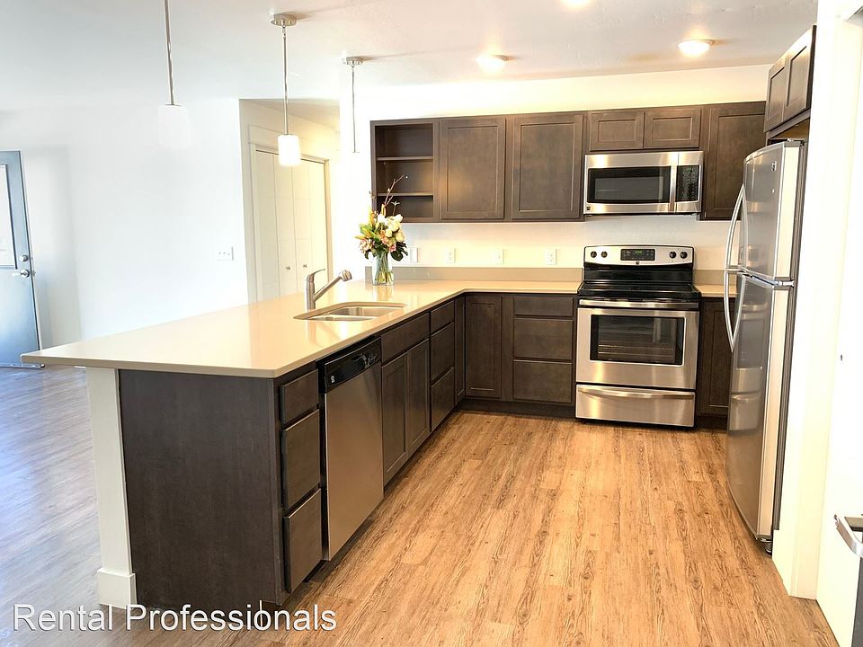 1st image of 3266 N 27th Ave APT 105