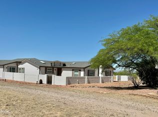 6917 S Thorneydale Ln, Hereford, AZ 85615