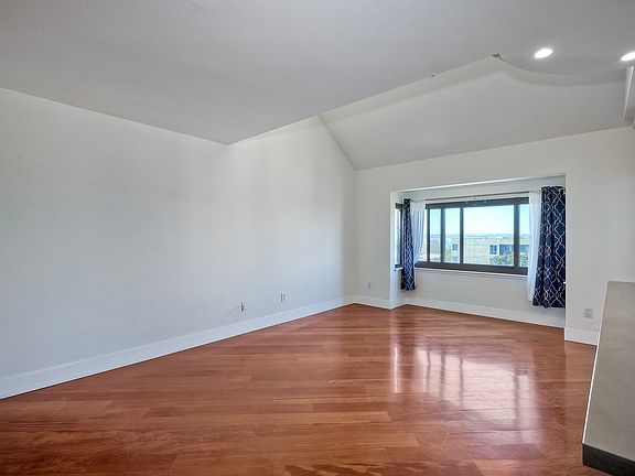 5th image of 1940 3rd Ave Unit 406