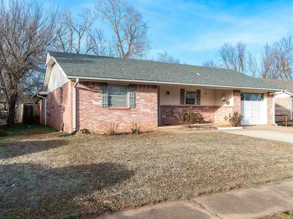 1002 E Will Rogers Dr, Stillwater, OK 74075