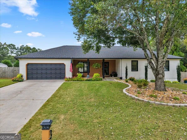 3385 Hudson Ln, Loganville, GA 30052