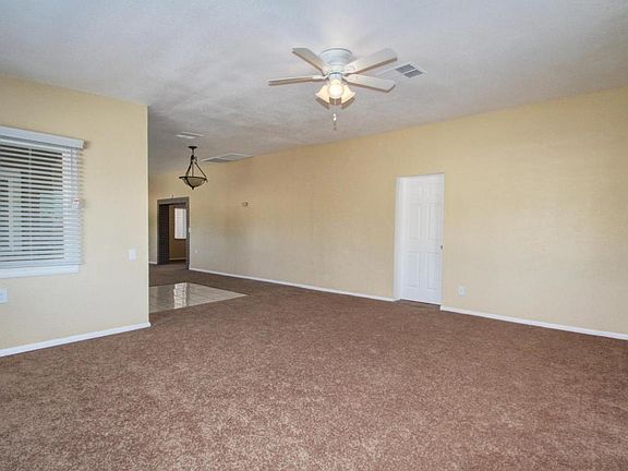 3rd image of 1109 E Townley Ave