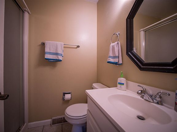 5th image of 2569 Monroe St