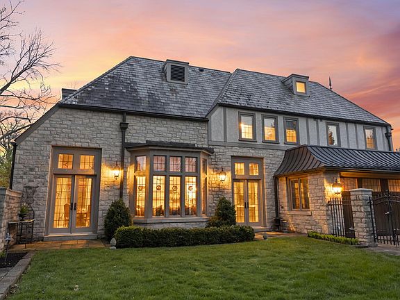 2nd image of 2528 Tremont Rd