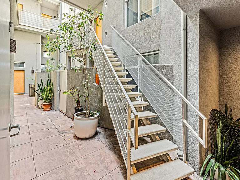 602 W Fir St W #201 — Photo 21