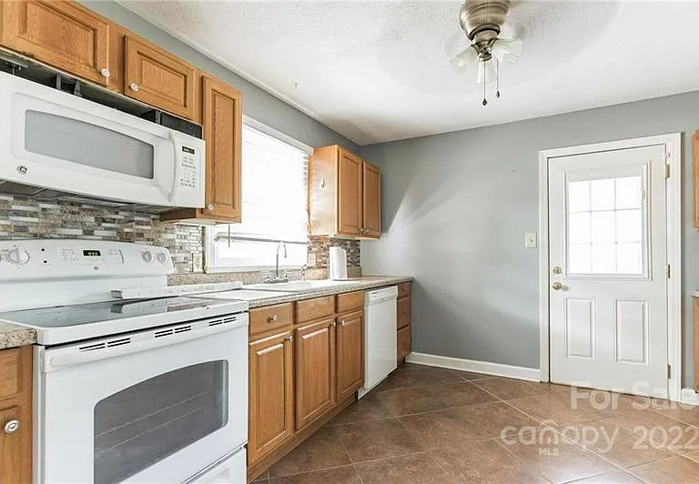 7605 Summerfield Rd — Photo 8