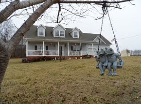 3rd image of 180 Oriole Ln
