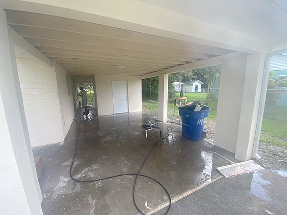 4th image of 1161 Travis Ave