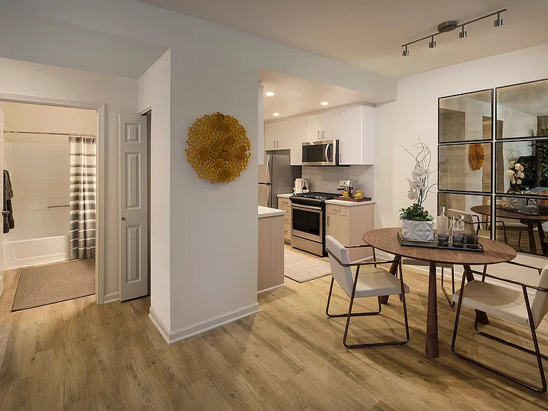 The Hamptons Apartment Homes — Photo 8