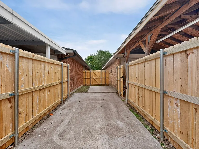 2521 Winter Oak St — Photo 37