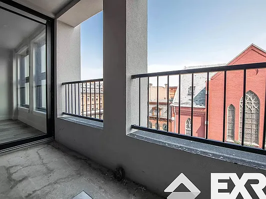 Rented by EXR | media 2