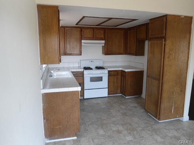 1st image of 3743 Village Ln