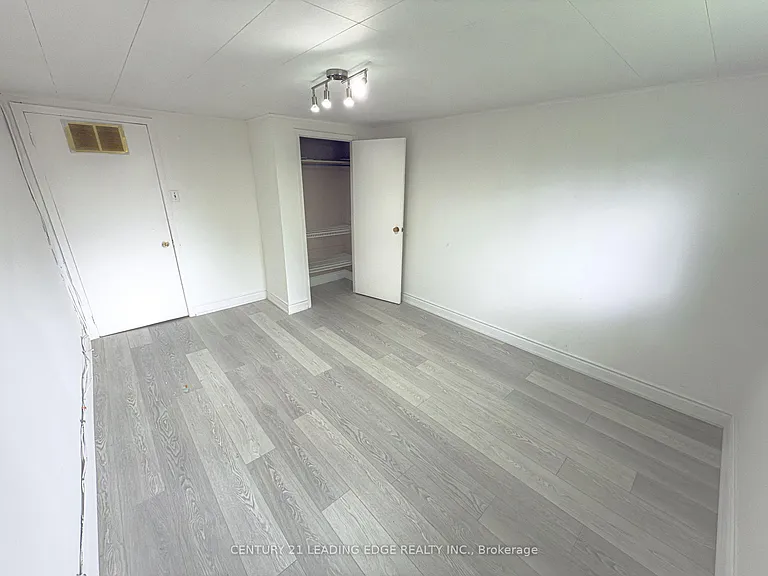 10 Clipper Rd #BASEMENT — Photo 10