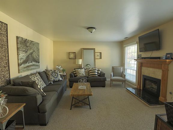 4th image of 3839 W Hillsdale Ave
