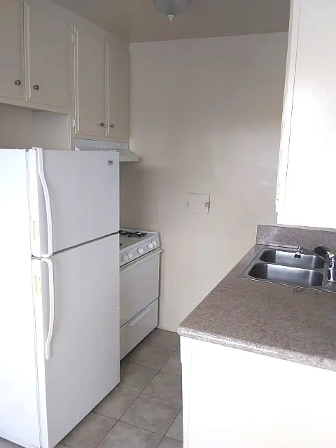 519 Glenrock Ave — Photo 4