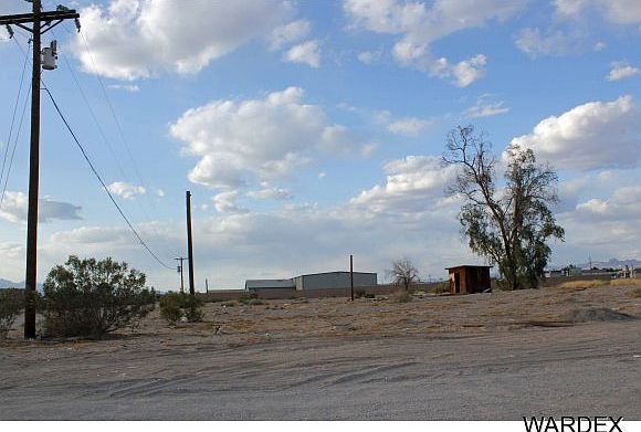 2nd image of 1445 E Camp Mohave Rd