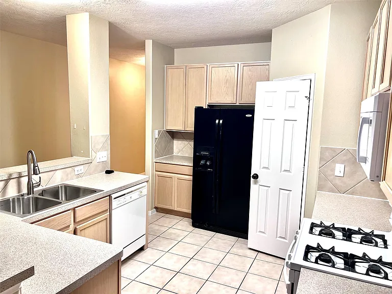 5301 Carefree Dr — Photo 5