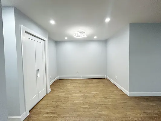 Rented by Pear NYC LLC | media 9