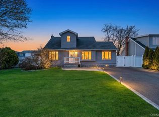 398 33rd Street, Lindenhurst, NY