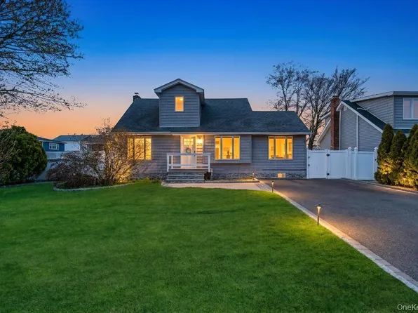 398 33rd Street, Lindenhurst, NY 11757