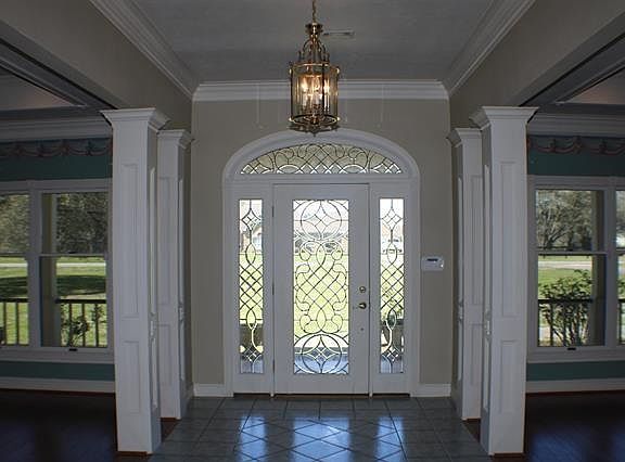 4th image of 18195 Westbury Rd
