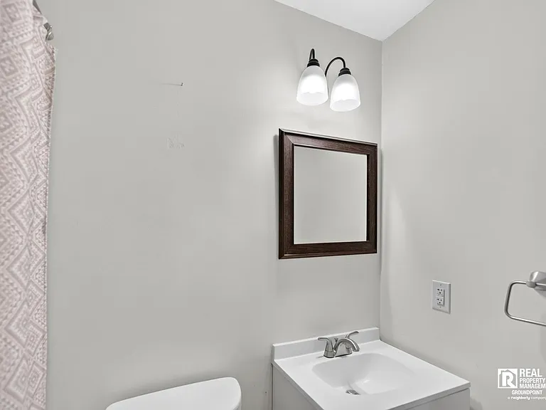 108 Eagle St — Photo 15