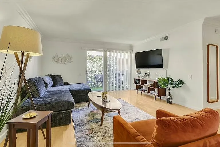 400 N Sunrise Way — Photo 12