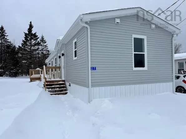 27 Bruce St, Mount Uniacke, NS B0N 1Z0