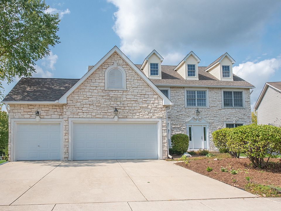 1st image of 19 W Sandstone Ct