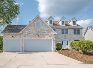 19 W Sandstone Ct, South Elgin, IL 60177