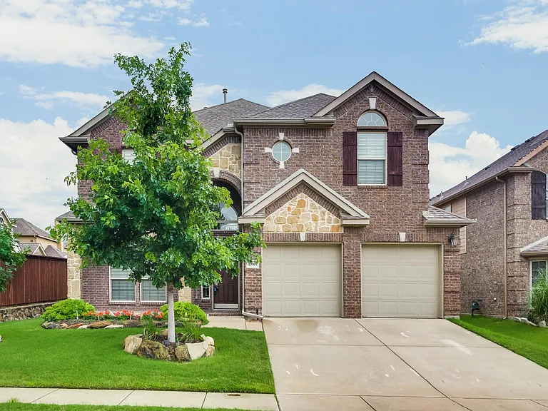 13909 Blueberry Hill Dr — Photo 2