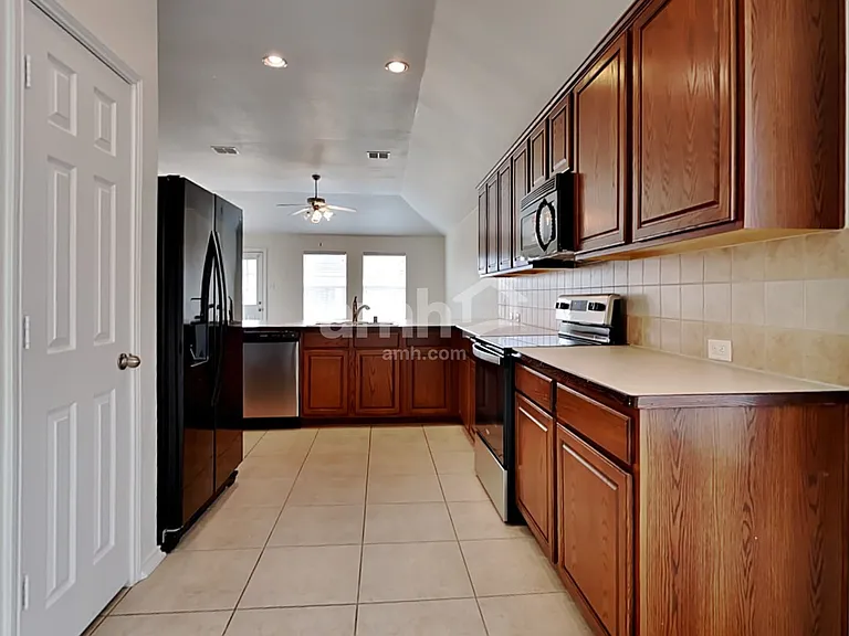 12504 Sunrise Dr — Photo 3