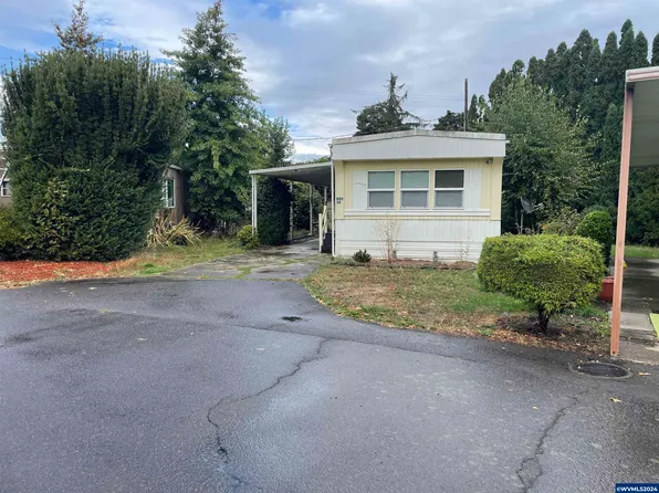880 41st Pl NE #30, Salem, OR 97301