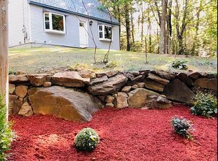 124 Bartlett Dr, Weare, NH 03281